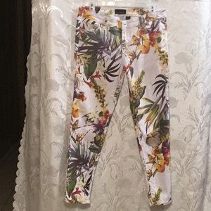 iJEANS BY BUFFALO FLORAL SKINNY ANKLE GRAZER